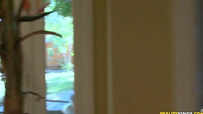 Mae heard about the cum fiesta together with sought-after